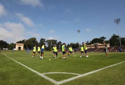 Barcelona Plays 5v2