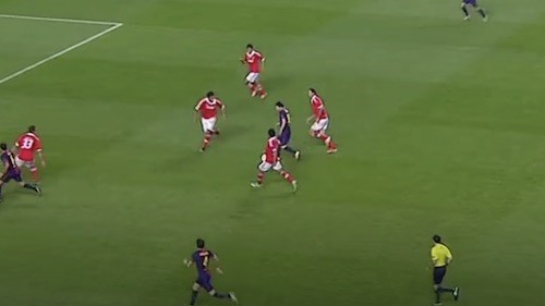 Messi Surrounded by Benfica