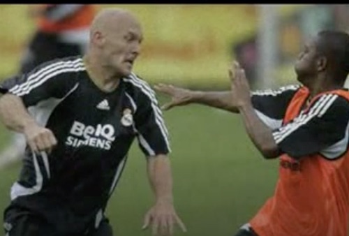 Robinho & Gravesen in a Fight